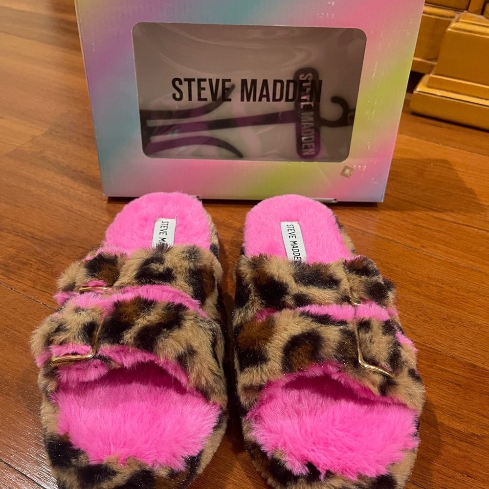 Steve Madden Girls Pink and Leopard Fuzzy Slippers - Sandals - new in box (6-10)